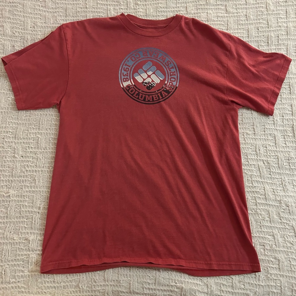 Red Columbia t shirt